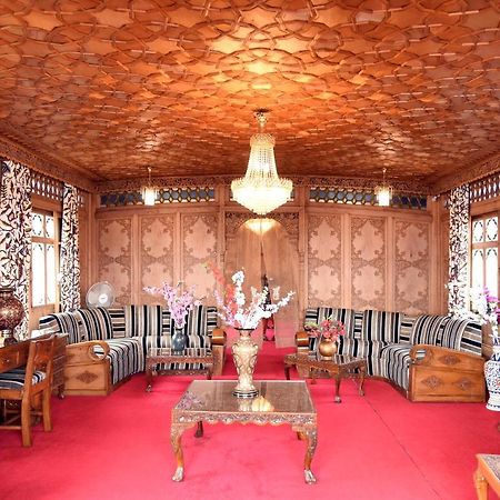 Srīnagar Yadgaar Houseboats酒店 外观 照片