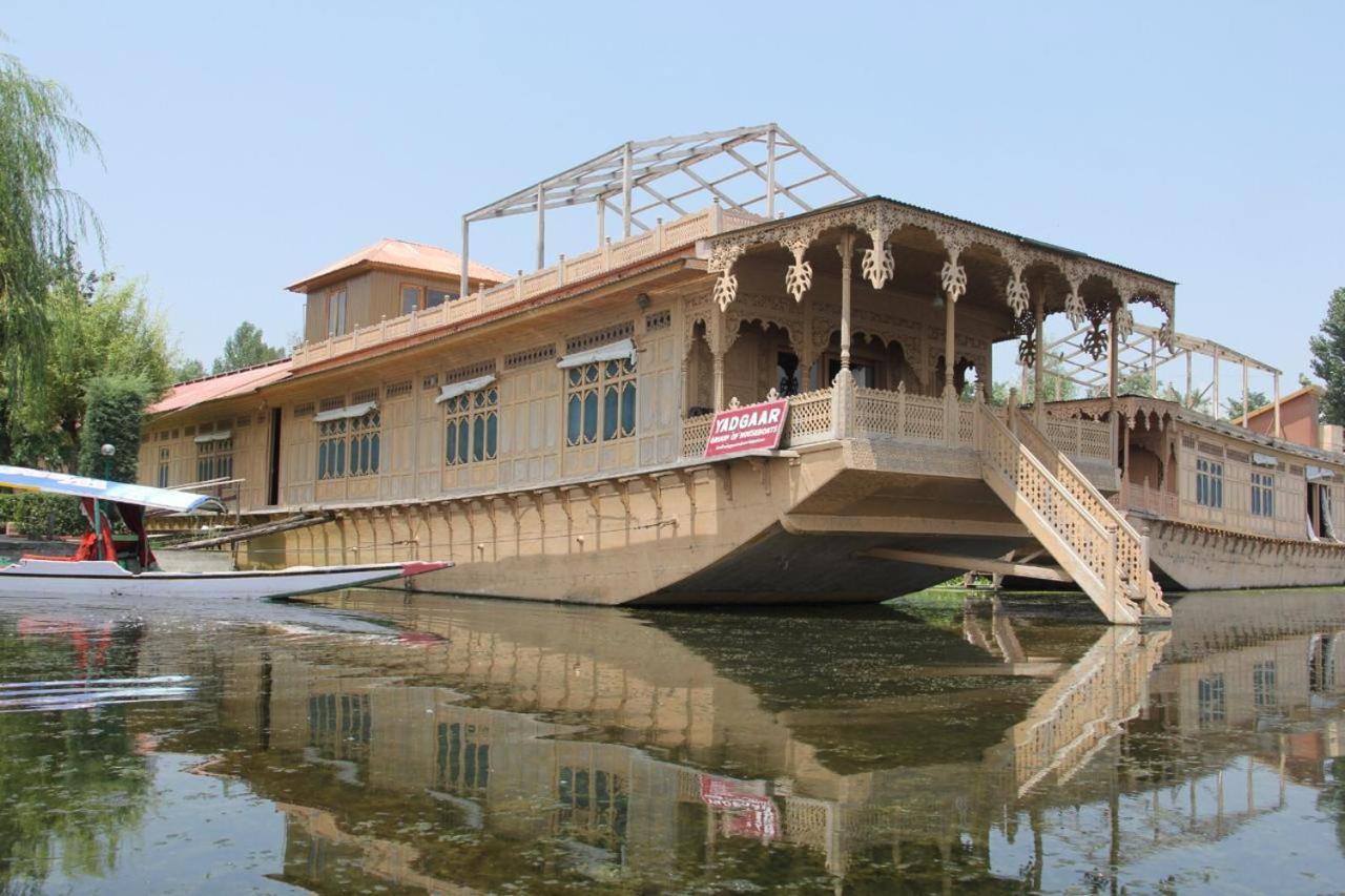 Srīnagar Yadgaar Houseboats酒店 外观 照片