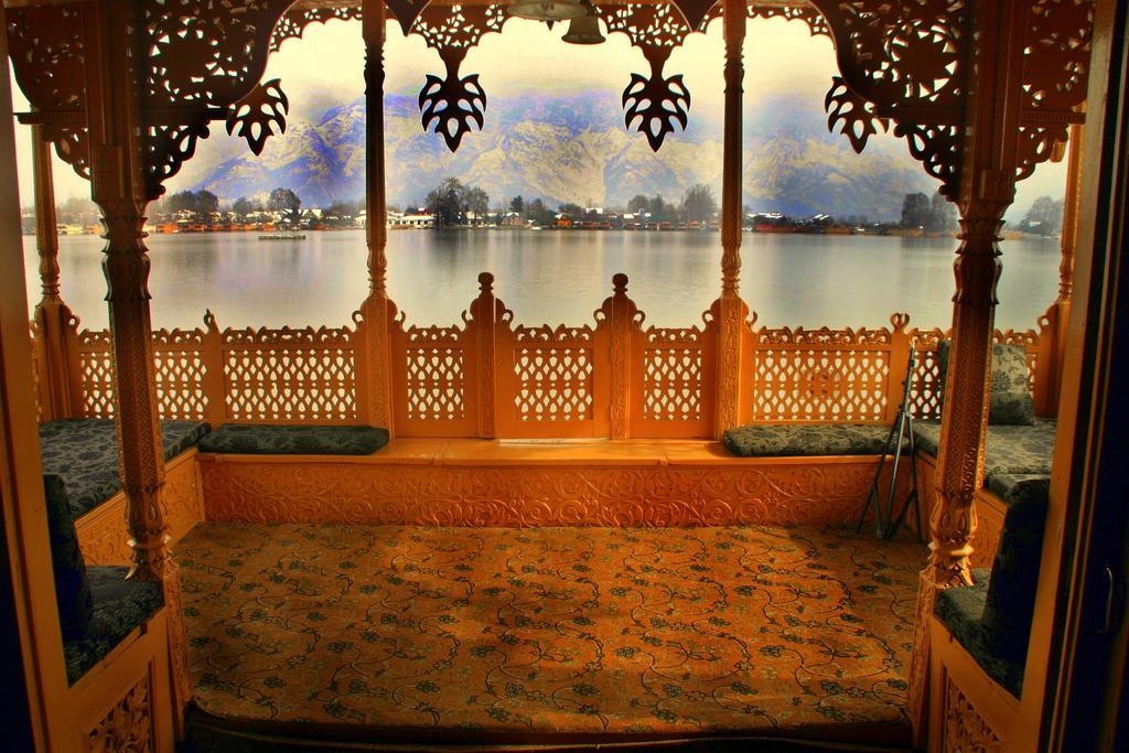 Srīnagar Yadgaar Houseboats酒店 外观 照片