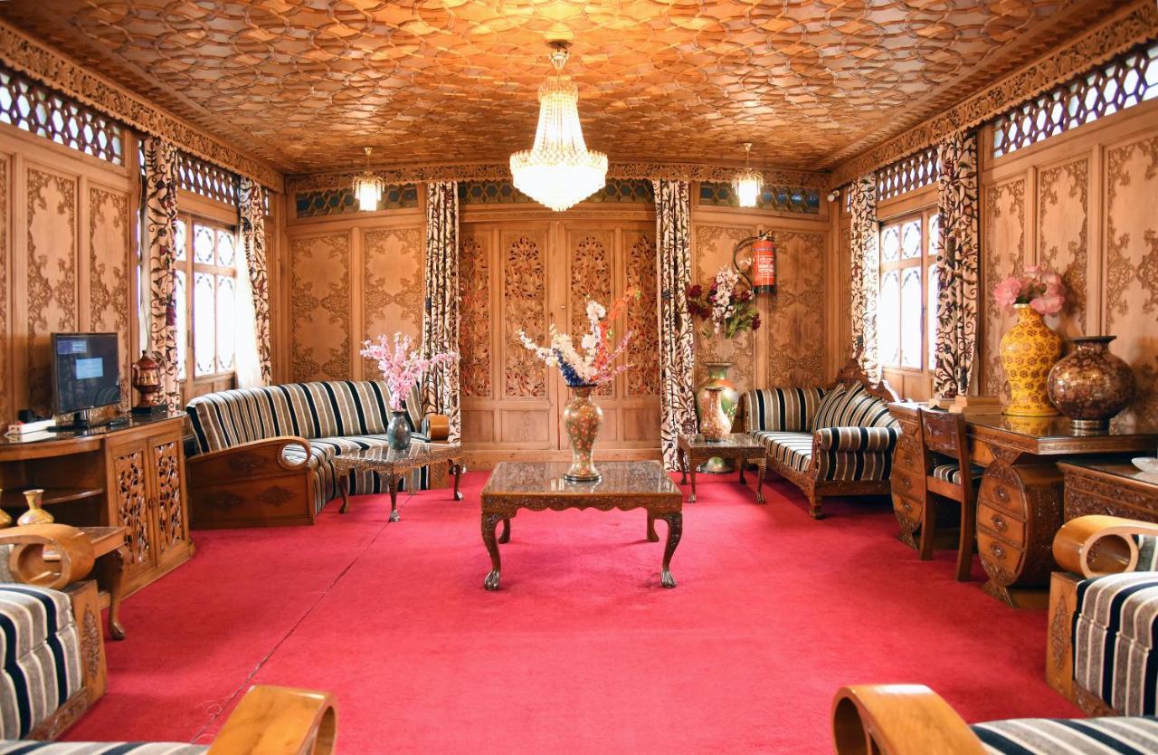 Srīnagar Yadgaar Houseboats酒店 外观 照片